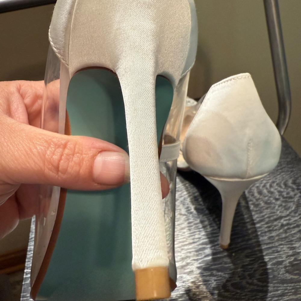 Betsey Johnson I Do  Clear Silver Heels - Picture 9 of 15